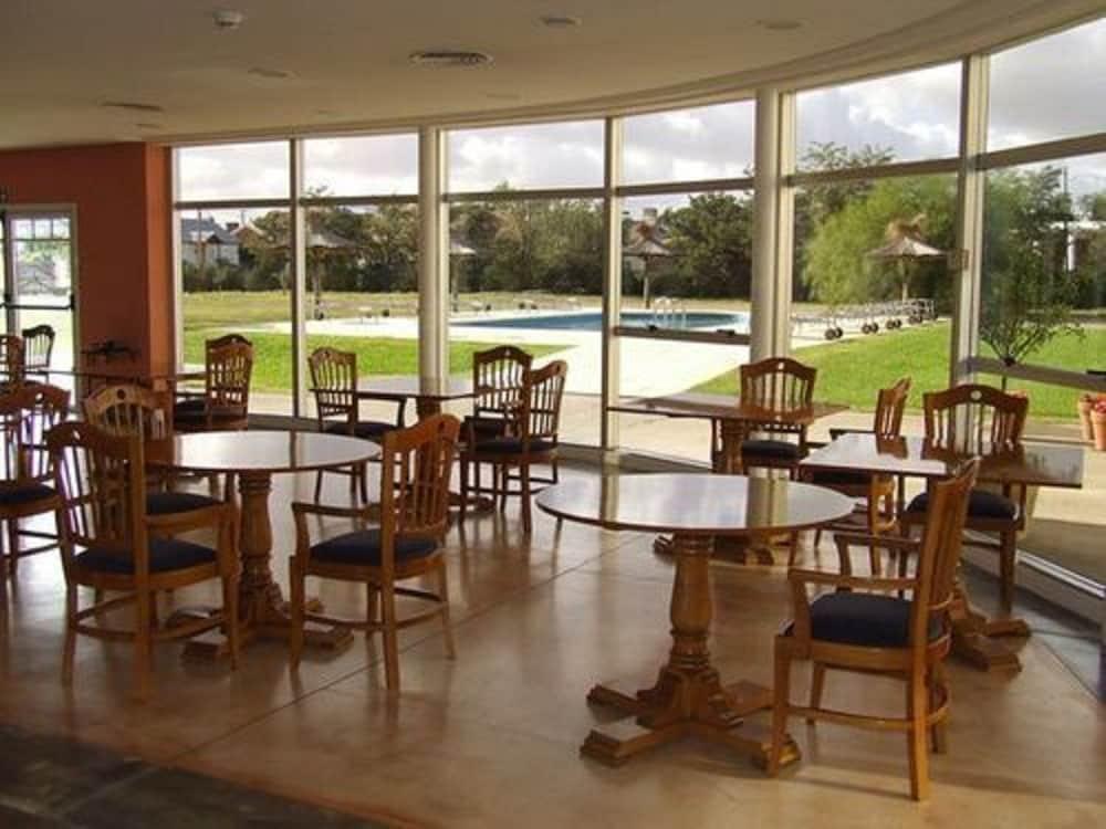 Paradores Austral Bahía Blanca Extérieur photo